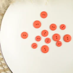 Bouton mat polyester Rouge