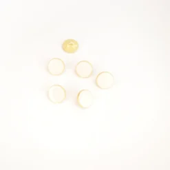 Bouton métal laqué rond coloris Ivoire - diam 11mm