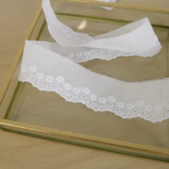 Broderie Anglaise blanche Amelia - 40 mm