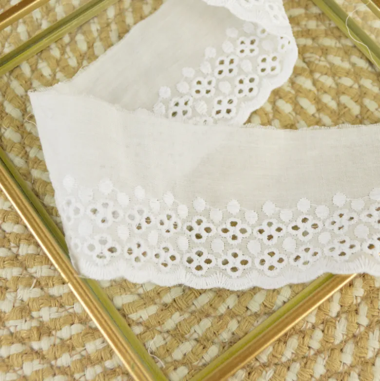 Broderie Anglaise blanche Laure - 65 mm