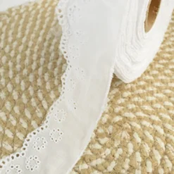 Broderie Anglaise blanche Zamée - 40mm