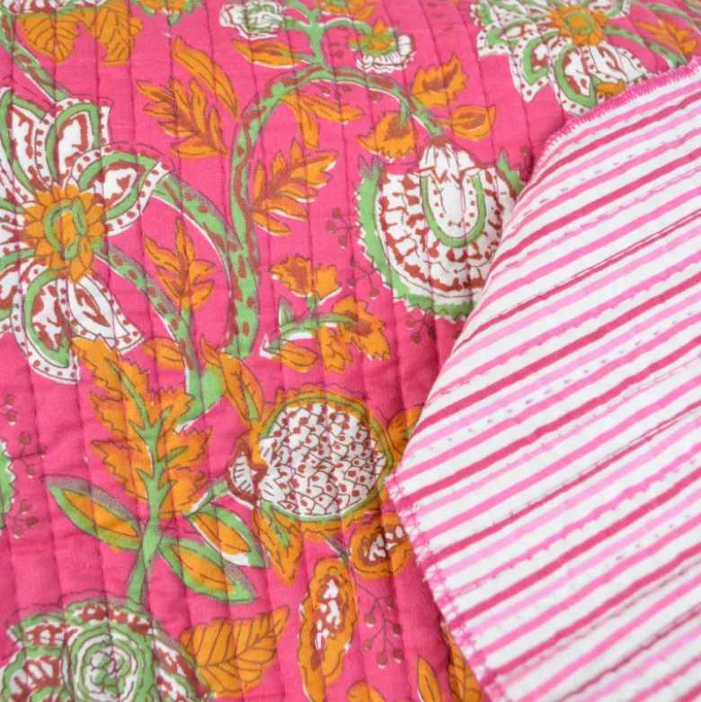 Coton matelassée Palolem motif fleurs Indienne fuchsia