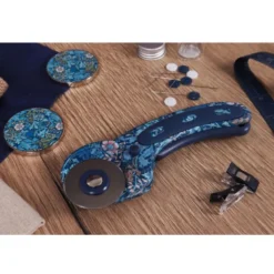 Cutter rotatif 45 mm - Collection fleurs bleues