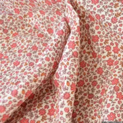 Double gaze Anouchka motif fleurs rouge fond écru - OEKO TEX