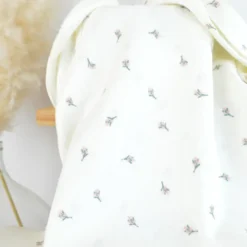 Double gaze brodée Anne-Sophie petites fleurs fond blanc cassé - OEKO TEX