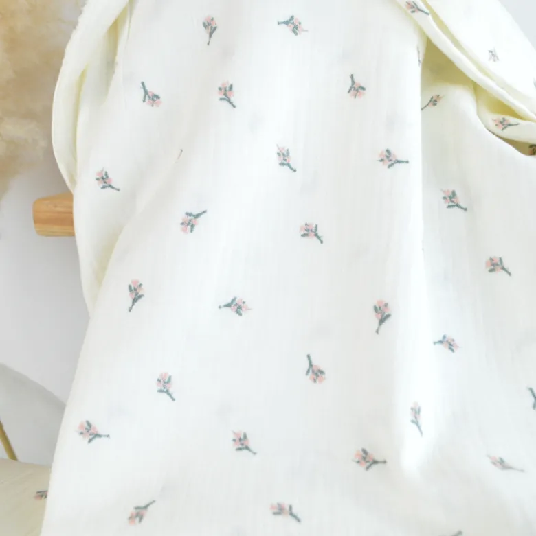 Double gaze brodée Anne-Sophie petites fleurs fond blanc cassé - OEKO TEX