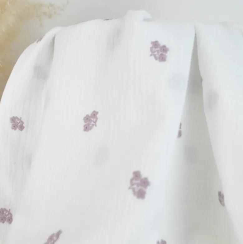 Double gaze brodée Armande motif fleurs vieux rose fond blanc