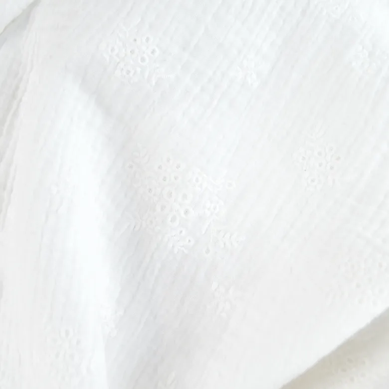 Double gaze brodée Evana motif fleurs fond blanc naturel - OEKO TEX