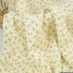 Double gaze de coton Bio, OEKO TEX Santina motifs fleurs roses et pointe de jaune fluo