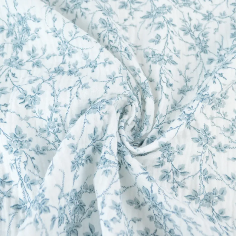 Double gaze de coton Bio & OEKO TEX Jeannine motifs fleurs bleues Bridgerton
