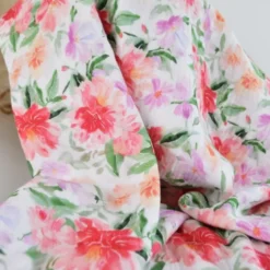 Double gaze Emalie motif fleuri rose, parme et vert - OEKO TEX