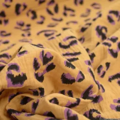 Double gaze Fauve motif léopard violet fond marron - OEKO TEX