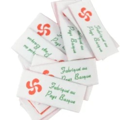 Etiquette tissée à coudre message "Fabriqué au Pays Basque" 20x45mm