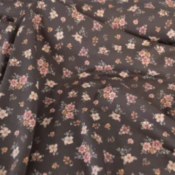 Jersey fleurs Léa beiges et vieux rose fond marron – Poppy Fabrics - OEKO TEX