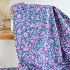 Jersey fleurs roses fond pétrole – Poppy Fabrics - OEKO TEX
