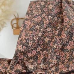 Jersey fleurs vieux rose et beige fond marron – Poppy Fabrics - OEKO TEX