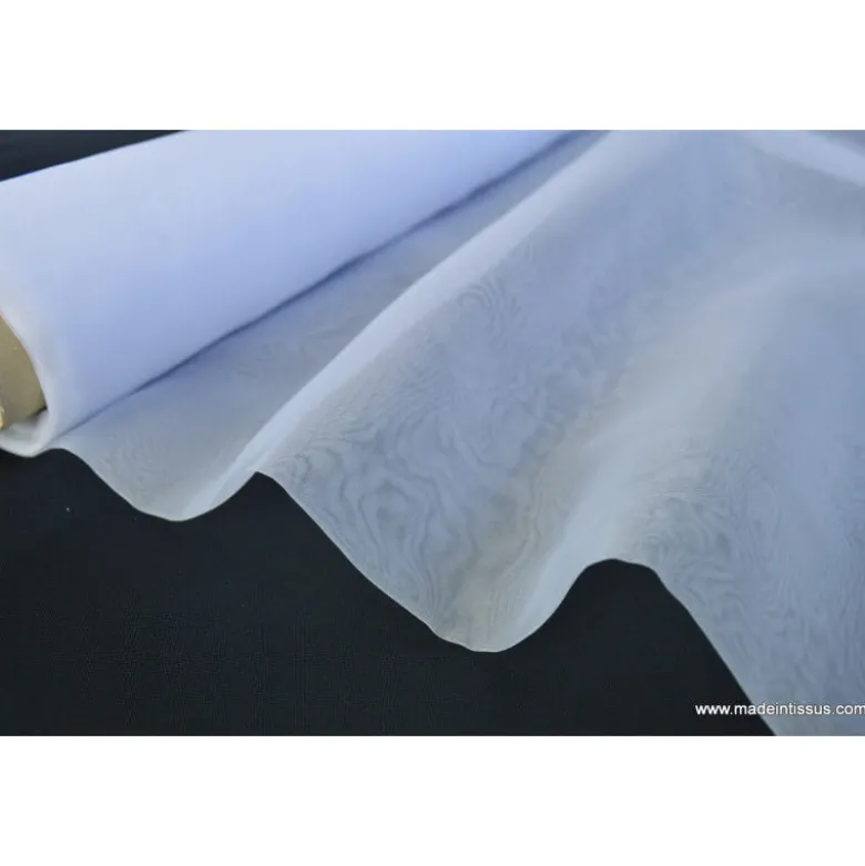 Organza polyester blanc 300cm .