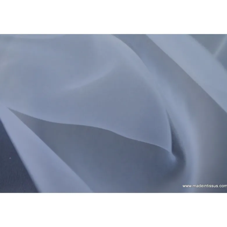 Organza polyester blanc 300cm .