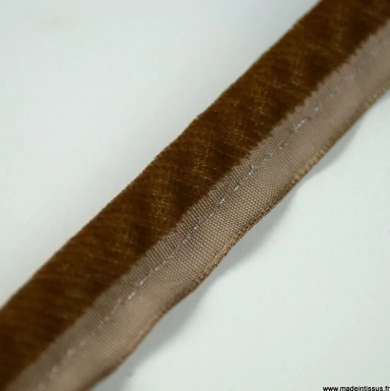 Passepoil velours 16mm coloris Marron pour l'ameublement