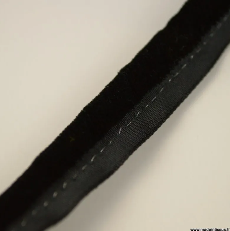 Passepoil velours 16mm coloris Noir pour l'ameublement