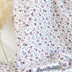 Popeline de coton Isaé – Fleurs botaniques parme & violet - OEKO TEX