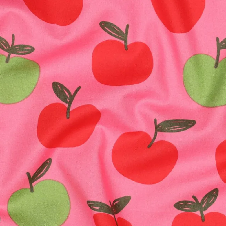 Popeline Poppy motif Pommes rouges et vertes fond rose