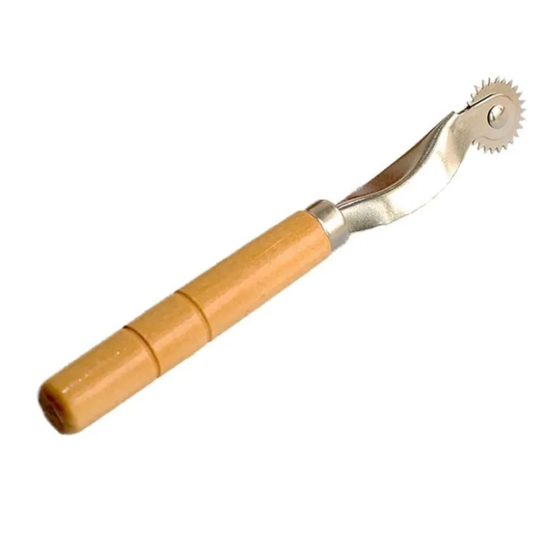 Roulette de traçage / patron en bois