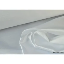 Satin doupion duchesse polyester blanc .