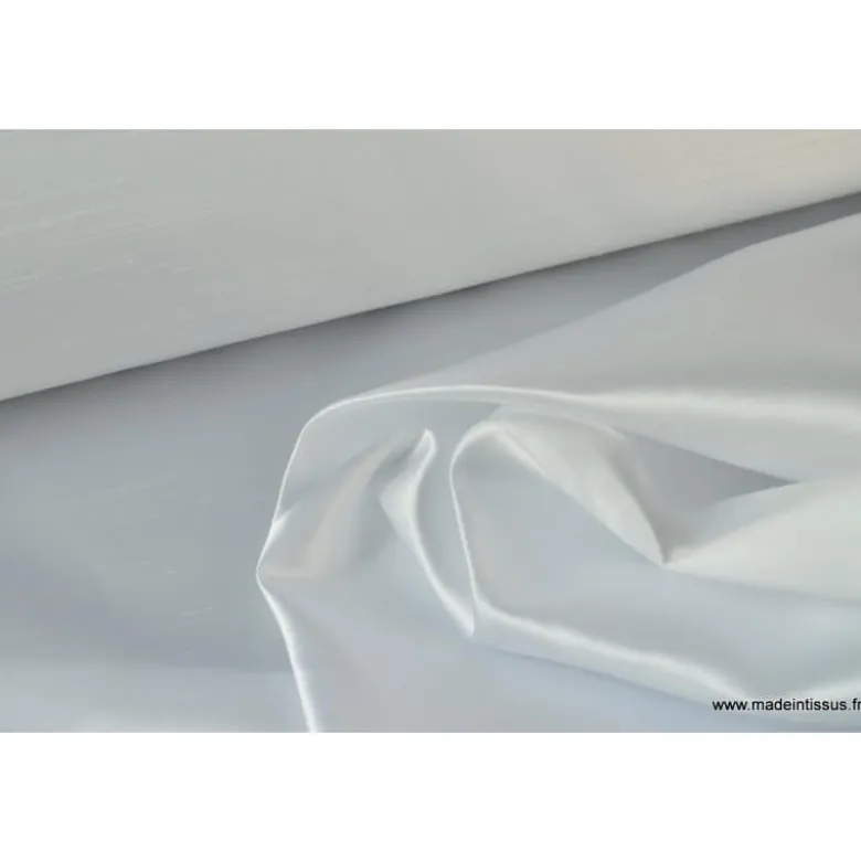 Satin doupion duchesse polyester blanc .