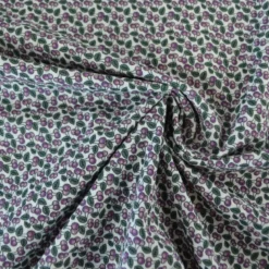 Seersucker motif cerises prune et vertes fond écru