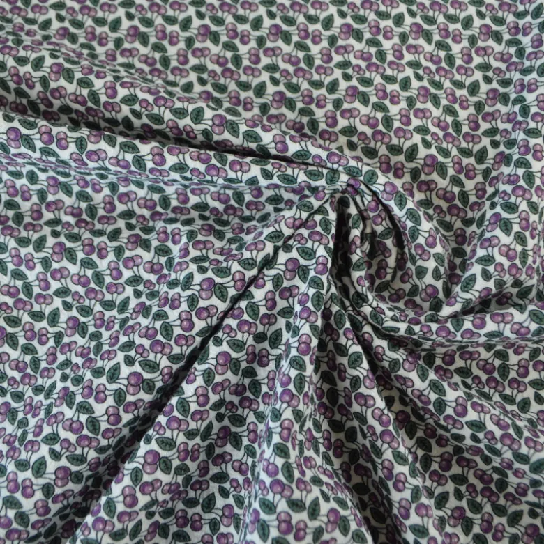Seersucker motif cerises prune et vertes fond écru