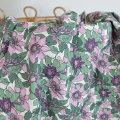Seersucker motif Fleurs prune et vertes fond écru