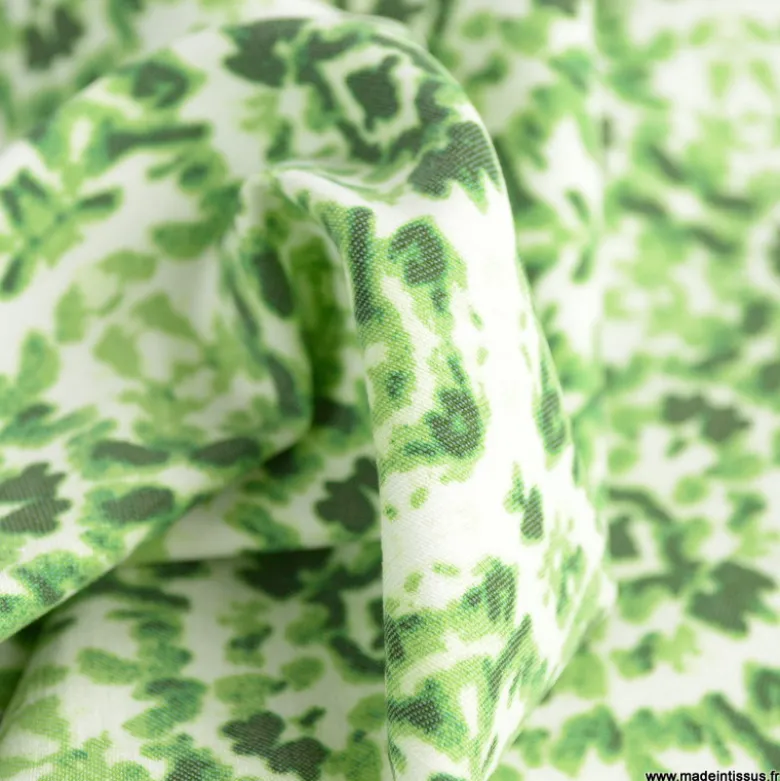 Tissu Bengaline motif rosaces vert et blanc