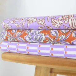 Tissu Block print Indien Churu – Motif fleurs fond terracotta