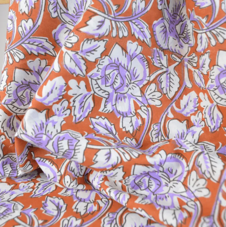 Tissu Block print Indien Churu – Motif fleurs fond terracotta