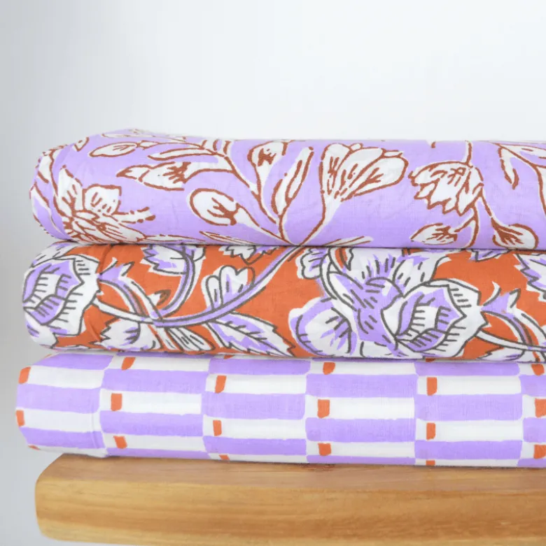 Tissu Block print Indien Churu – Motif fleurs fond terracotta