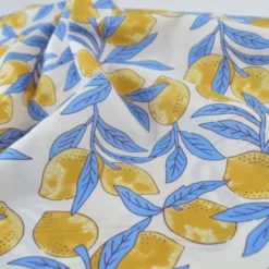 Tissu Block print Indien – Motif citrons fond bleu