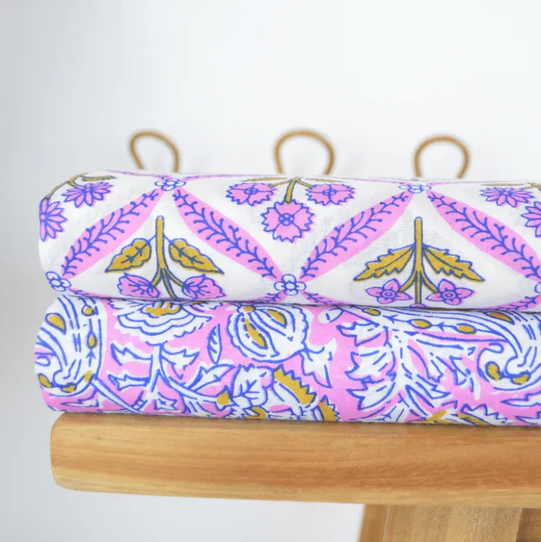 Tissu Block print Indien Pushkar – Motif fleurs fond rose