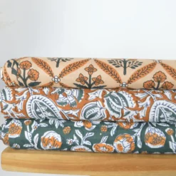 Tissu Block print Indien Pushkar – Motif fleurs fond Cognac