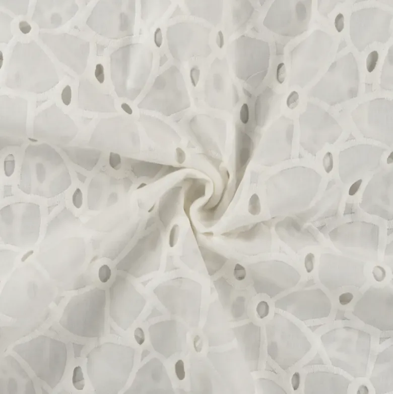 Tissu broderie anglaise blanc cassé – Motif fleurs larges