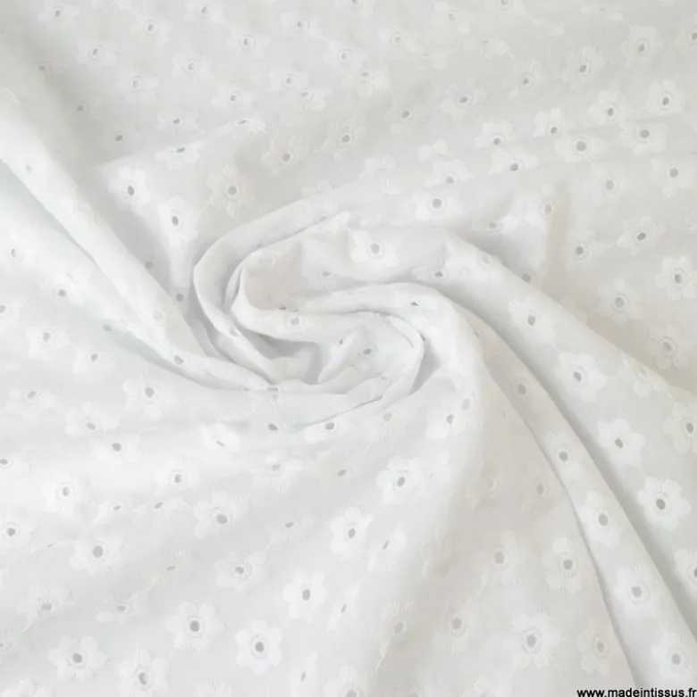 Tissu broderies anglaise Garance coton Blanc motifs fleurs