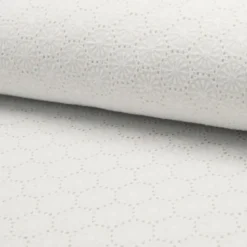 Tissu broderies anglaise Jeanne coton blanc motifs fleurs en rosace