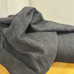 Tissu coton brodé Cachemire Noir - Evy
