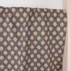 Tissu coton Enduit Jayco motif fleurs Indiennes anthracite et Havane
