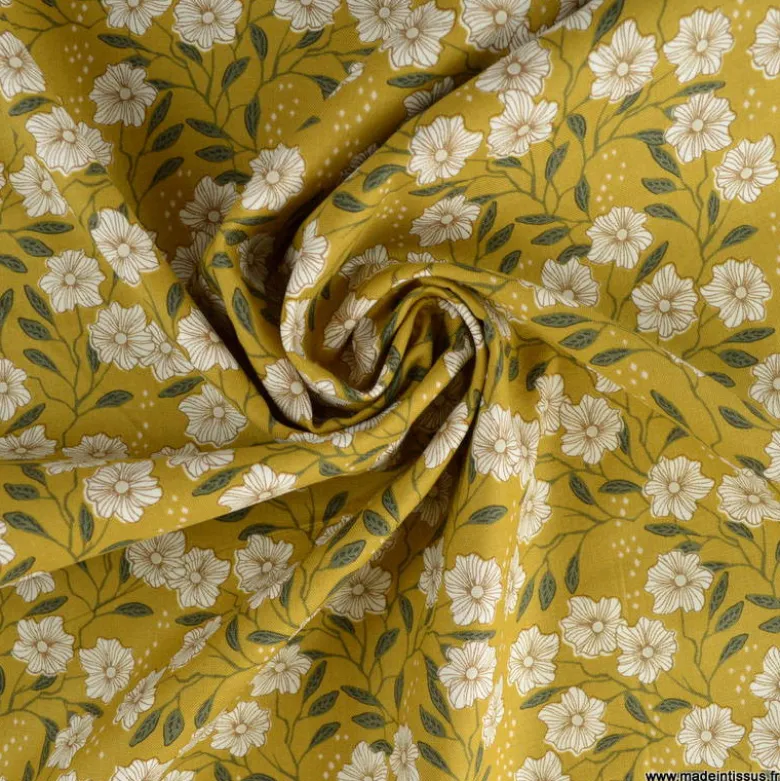 Tissu coton fleuri fond moutarde - RJR fabric - Get out and explore