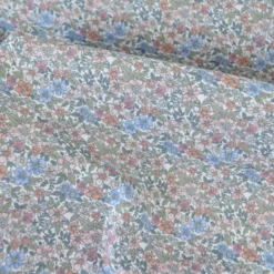 Tissu coton Natura motif petites fleurs vertes, corail et bleu