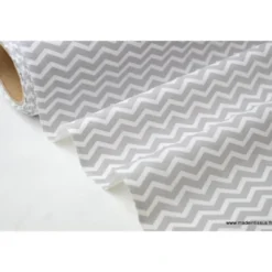 Tissu coton OEKO TEX imprimé chevrons zigzag GRIS au mètre