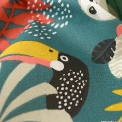 Tissu Coton OEKO TEX imprimé Papaya Perroquets et Paresseux fond Vert Canard