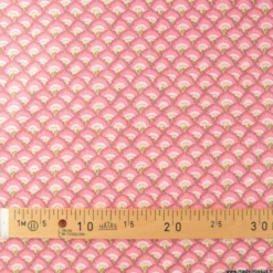 Tissu coton Palopa motif écailles rose