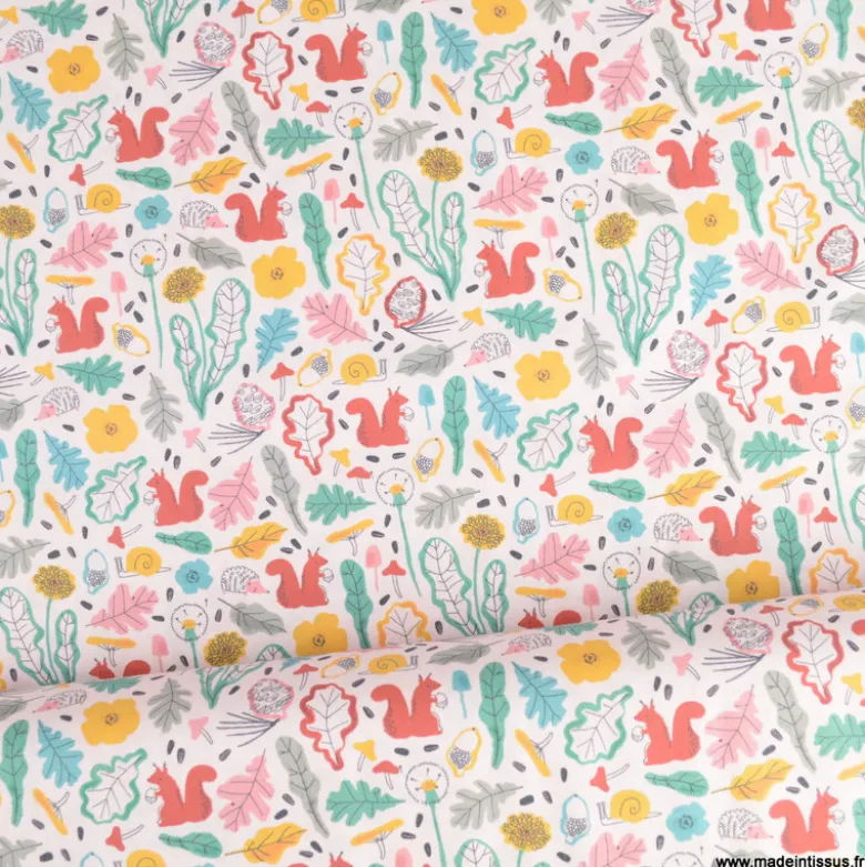Tissu coton Redwood motif ecureuils, escargots, herissons et feuilles de chêne